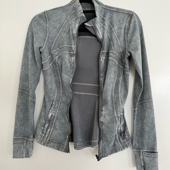 Additional photos for Lululemon Jacket - NOT FOR SALE - Picture 8 of 8